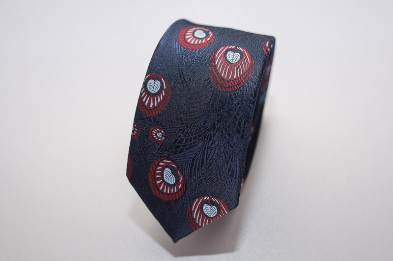 Caravat màu xanh tím họa tiết lông công C15