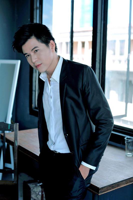 Vest nam thanh lịch và đơn giản đến công sở