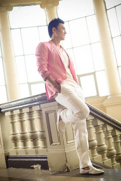 Vest sắc màu trẻ trung cho các chàng trai công sở