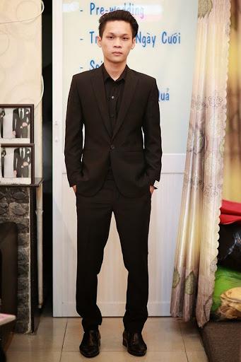 Những mẫu vest đen được ưa chuộng 2015