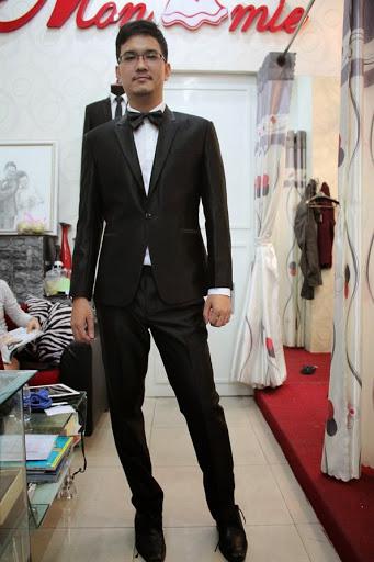 Những mẫu vest đen được ưa chuộng 2015